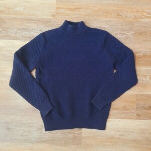 Uniqlo navy knit sweater